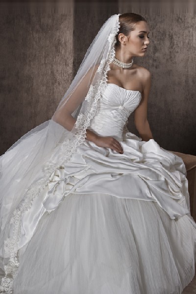 Ciekawe Suknie ślubne Na Rok 2012