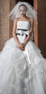 Ciekawe Suknie ślubne Na Rok 2012 4